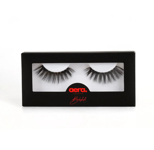 Close-up of Aera Lashes Bombshell style DIY lash extensions featuring voluminous, flared clusters for a bold, glamorous look.