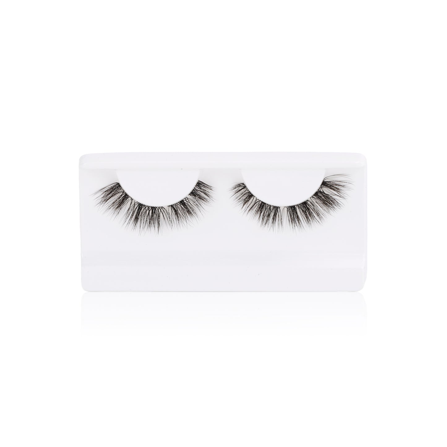 DIY lash clusters 10 day lash extensions Aera lashes