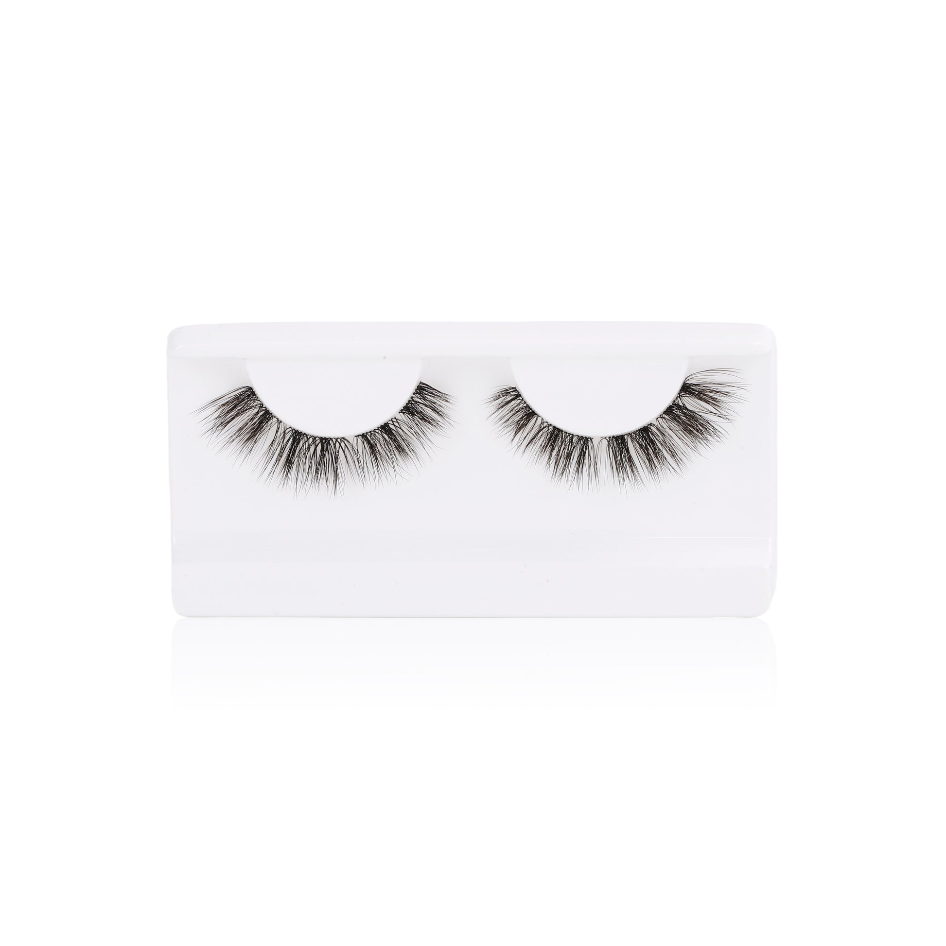 DIY lash clusters 10 day lash extensions Aera lashes