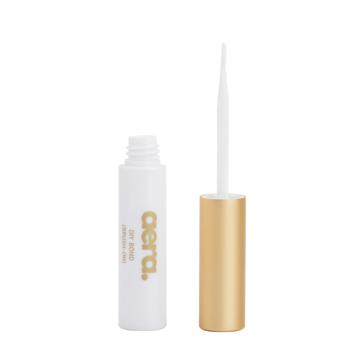 Clear Eyelash Glue for DIY lash Extensions. Perfect for those looking for the best DIY Lash Extension Glue in the Clear Eyelash Glue Finish