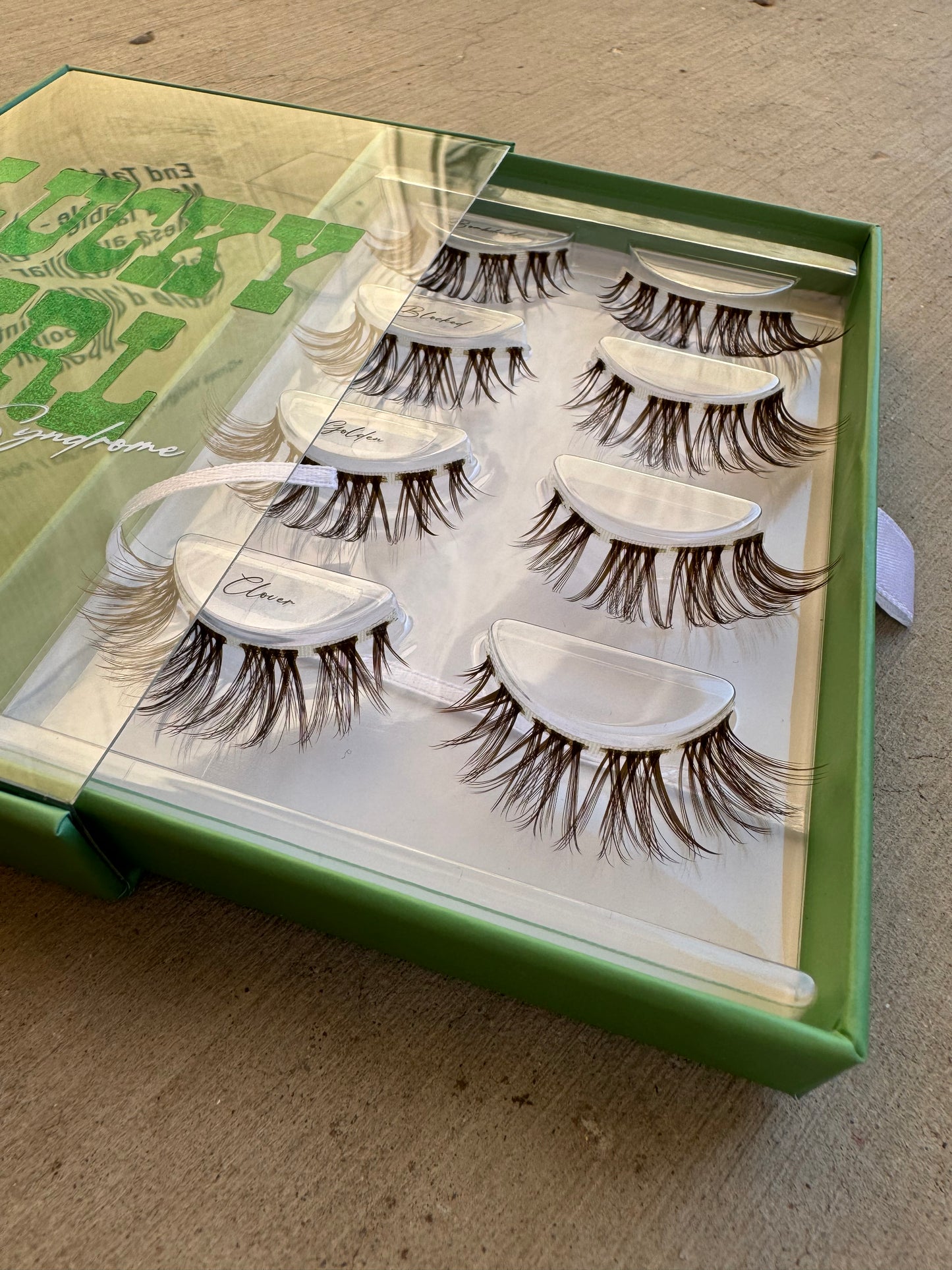 Clover - FULL NATURAL BRUNETTE LASH BOX