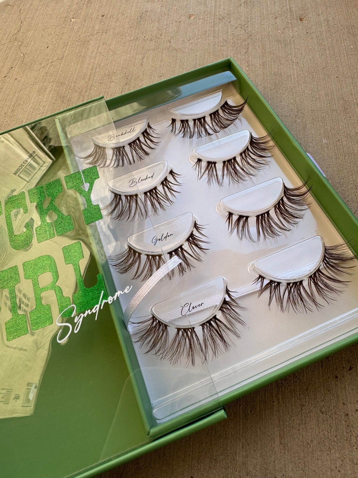 Clover - FULL NATURAL BRUNETTE LASH BOX