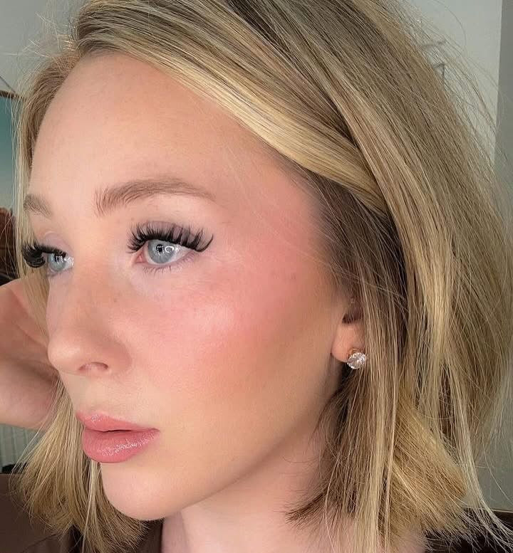 soft glam lash clusters at home lash extensions