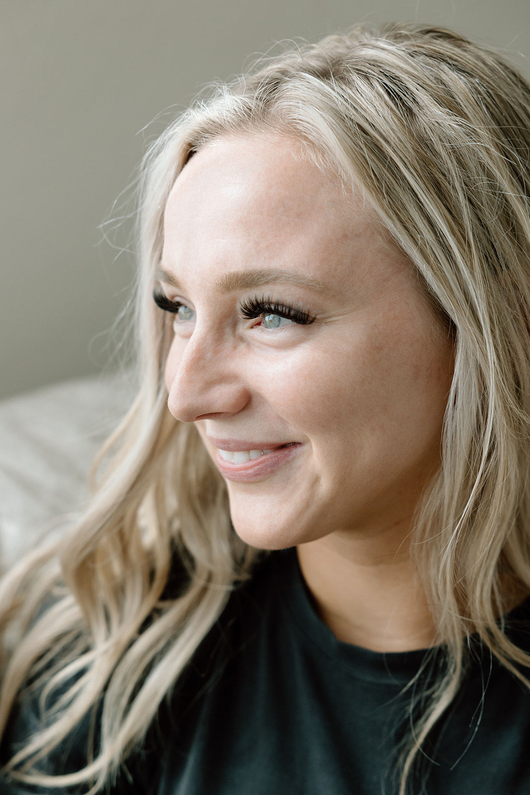 DIY eyelash extensions lash clusters underlash application