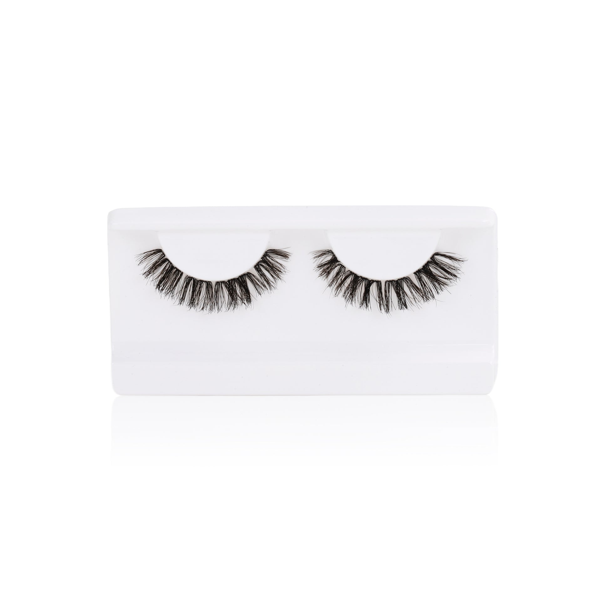 doll eye lash clusters natural lash extension look