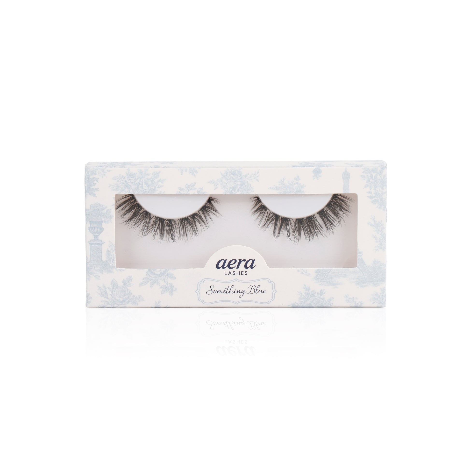 DIY lash clusters 10 day lash extensions Aera lashes