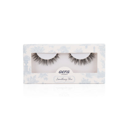 DIY lash clusters 10 day lash extensions Aera lashes