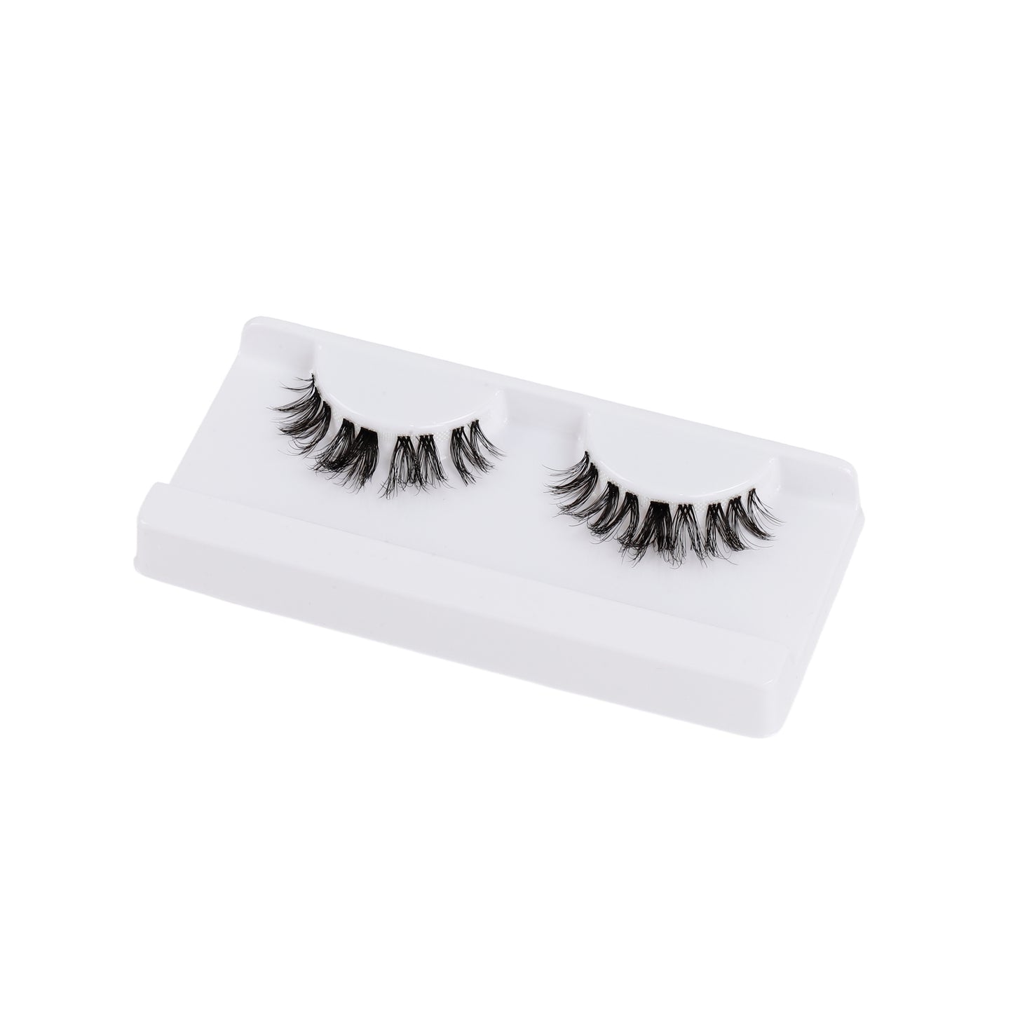 doll eye lash clusters natural lash extension look