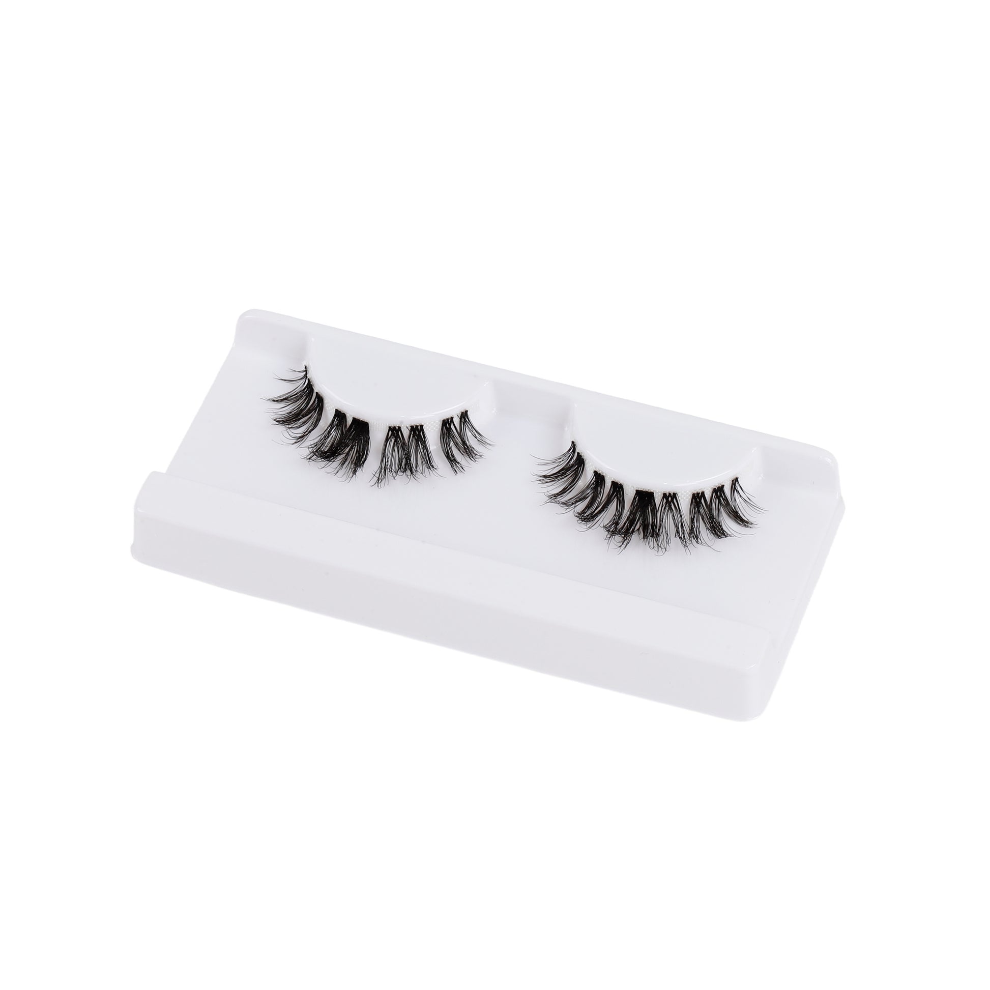 doll eye lash clusters natural lash extension look